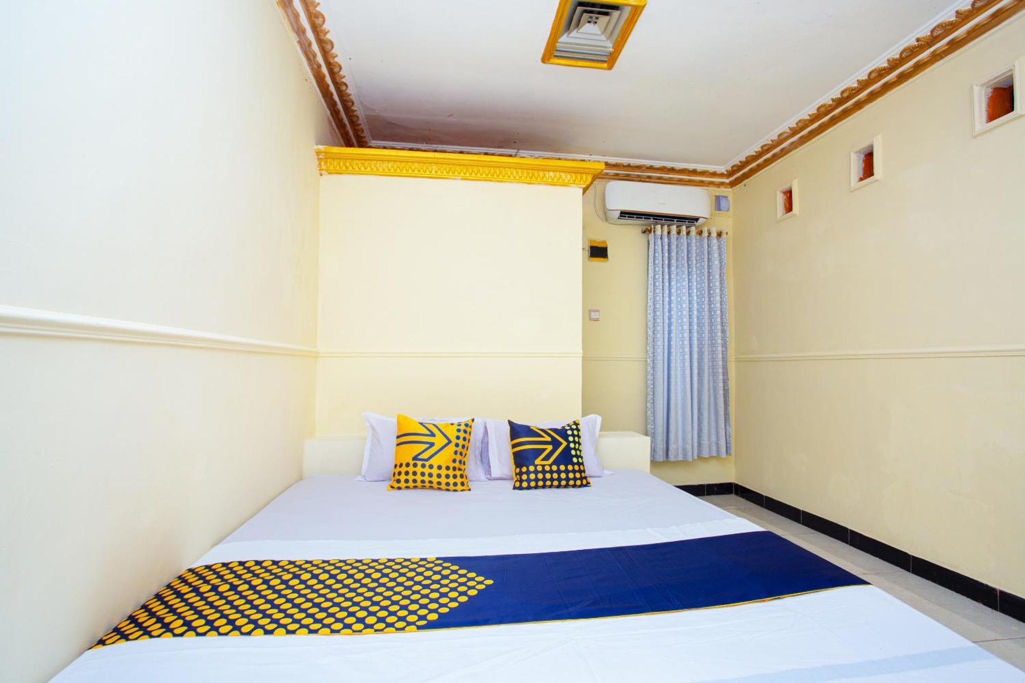 Spot On 2473 Buana Jaya Guest House Cilacap Eksteriør billede