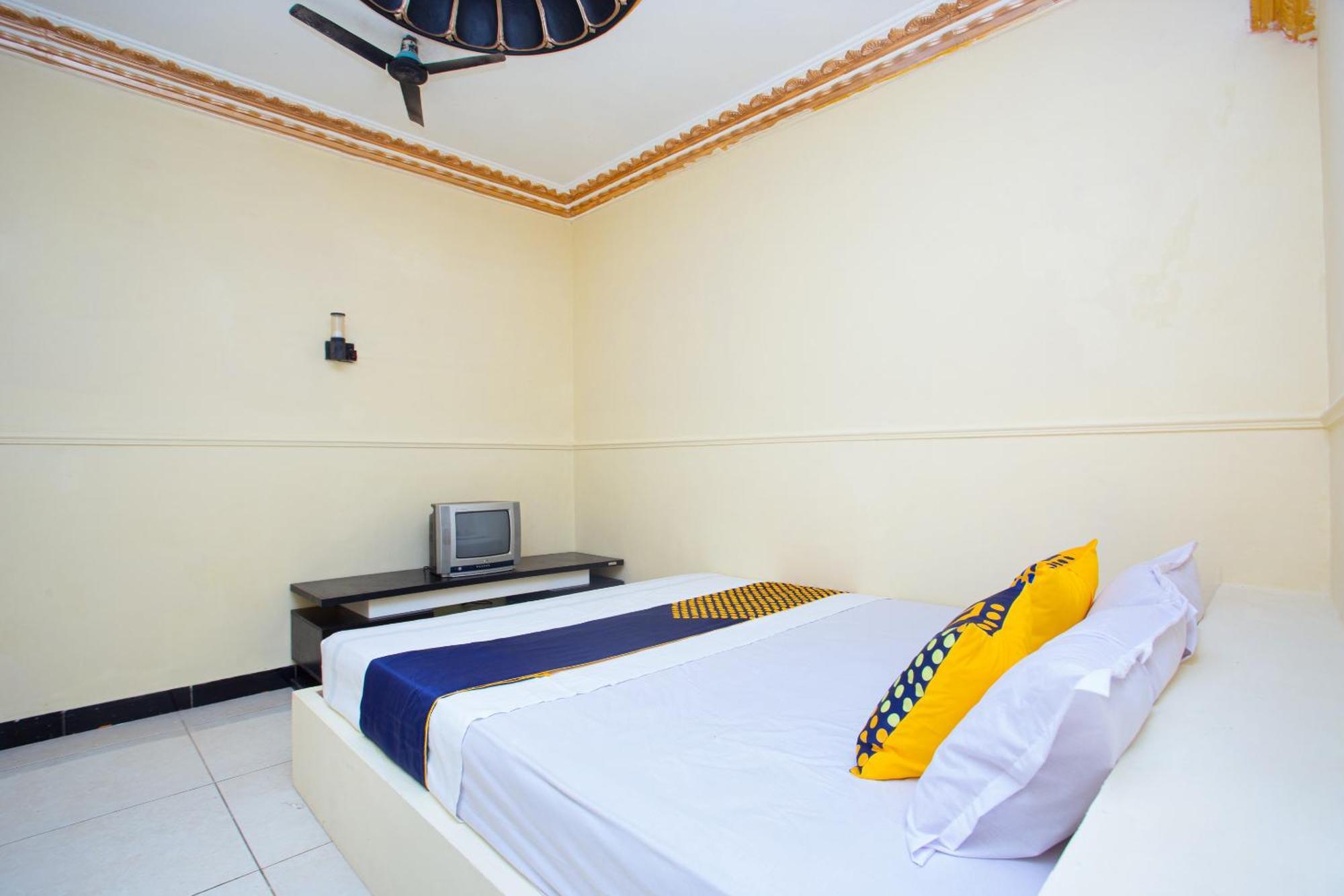 Spot On 2473 Buana Jaya Guest House Cilacap Eksteriør billede