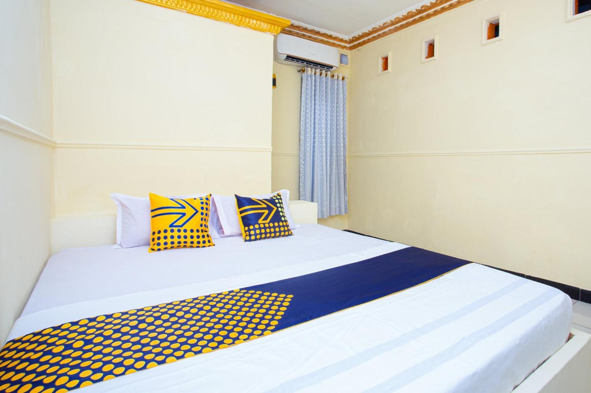 Spot On 2473 Buana Jaya Guest House Cilacap Eksteriør billede