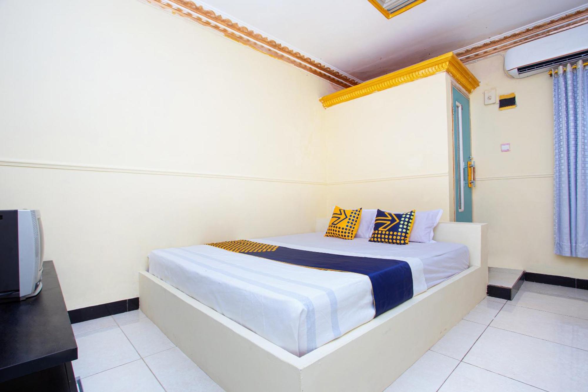 Spot On 2473 Buana Jaya Guest House Cilacap Eksteriør billede