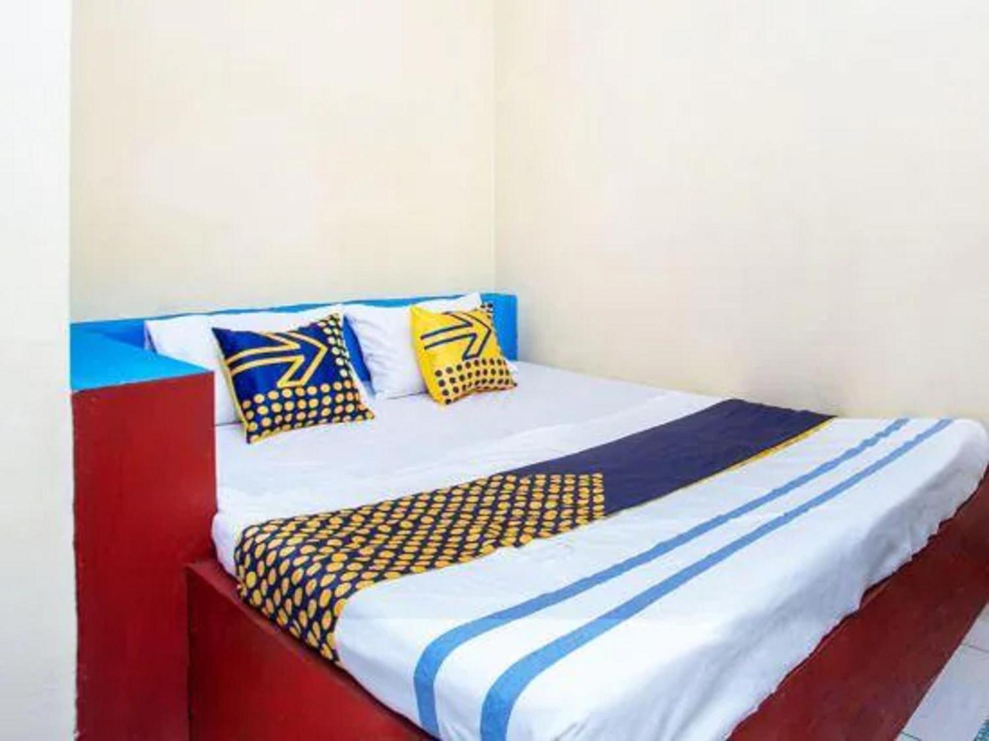 Spot On 2473 Buana Jaya Guest House Cilacap Eksteriør billede
